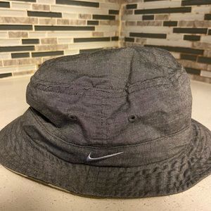 Reversible Nike Bucket Hat unisex